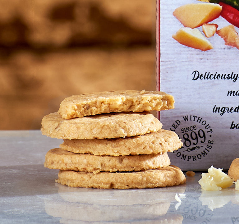 Oaty Biscuits &amp; Chutney Selection Box