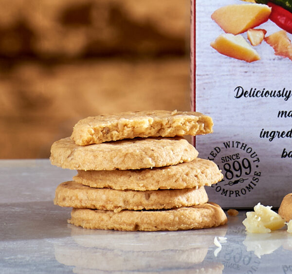 Oaty Biscuits & Chutney Selection Box - Image 4